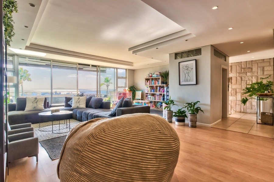3 Bedroom Property for Sale in Green Point Western Cape
